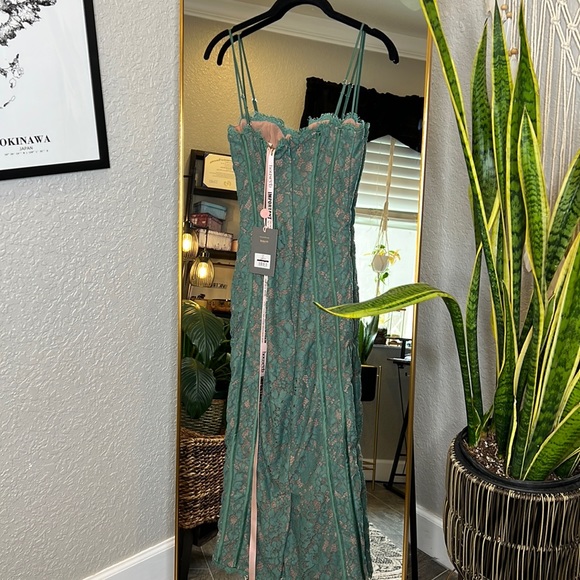 House of CB 'Joelle' Forest Lace Midi Dress NWOT - Picture 10 of 13